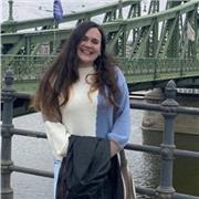 Hola! 
Soy Lorena, soy estudiante de Trabajo Social. Tengo experiencia dando clases particulares a niños y niñas de 6 a 16 años y también como niñera. Soy una persona paciente, atenta y responsable